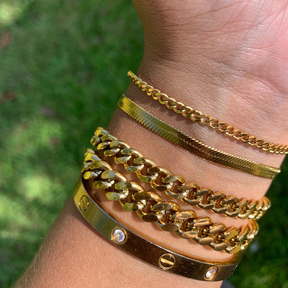 *SOLD*Cuban Link Bracelet (Small) - Picture 4 of 4